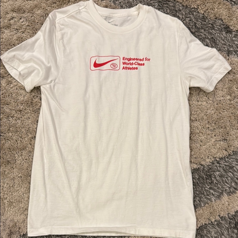 Nike Men's White T-Shirt Small